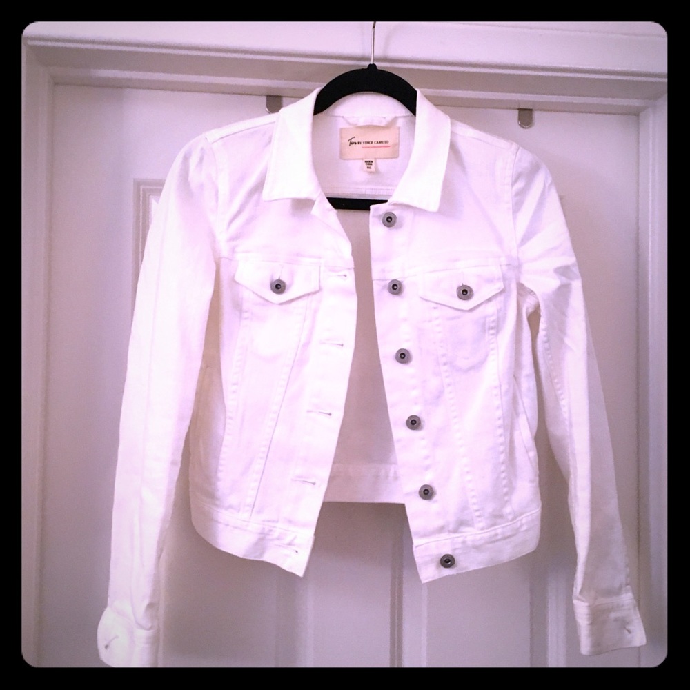 ‼️SOLD— White jean jacket ‼️